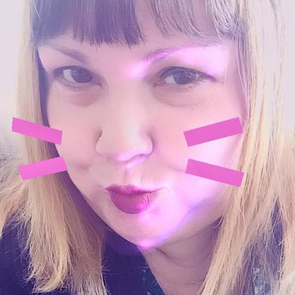 Meet your Posher, Amy - Picture 1 of 1